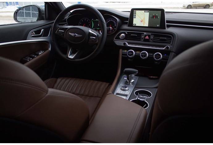 Genesis G70 4WD car interior